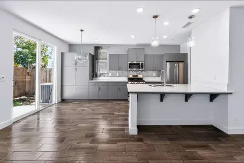 Kitchen - 2557 Commonwood Ln, Clovis, CA 93619 photo 1 of 2