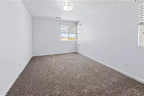 Bedroom - 2557 Commonwood Ln, Clovis, CA 93619 photo 3 of 6