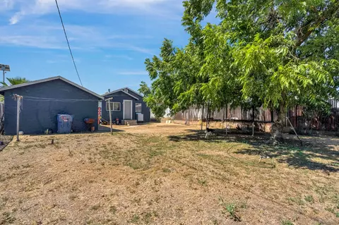 Exterior - 913 Garfield Ave, Madera, CA 93638 photo 8 of 8