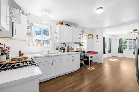 Kitchen - 913 Garfield Ave, Madera, CA 93638 photo 4 of 4