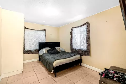 Bedroom - 913 Garfield Ave, Madera, CA 93638 photo 1 of 3