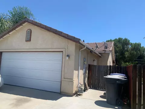 682 Sunset Ave, Lemoore, CA 93245 photo 2