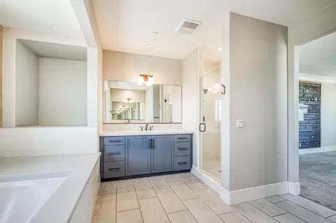 Bath - 4721 Overstone Ave, Madera, CA 93636 photo 6 of 7