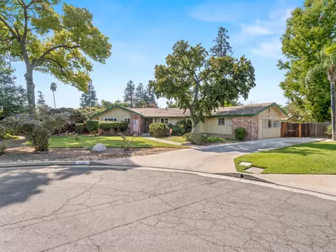 1486 W Roberts Ave, Fresno, CA 93711