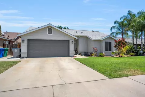 Exterior - 2086 Mitchell Ave, Selma, CA 93662 photo 2 of 8