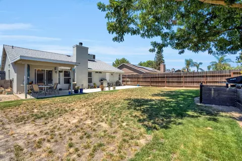 Exterior - 2086 Mitchell Ave, Selma, CA 93662 photo 5 of 8