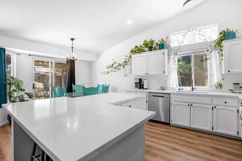 Kitchen - 2086 Mitchell Ave, Selma, CA 93662 photo 2 of 5