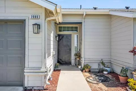 Exterior - 2086 Mitchell Ave, Selma, CA 93662 photo 3 of 8