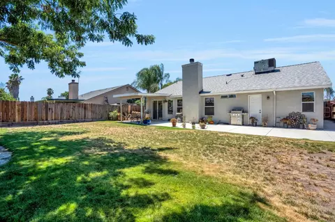 Exterior - 2086 Mitchell Ave, Selma, CA 93662 photo 6 of 8