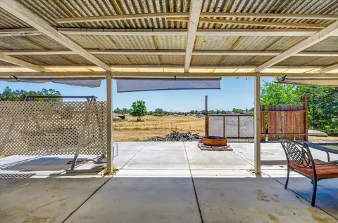 Exterior - 36692 Blanca Ave, Madera, CA 93636 photo 6 of 9