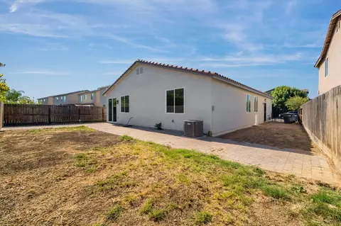 Exterior - 6532 E Atchison St, Fresno, CA 93727 photo 4 of 4