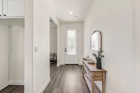 Entry Way - 6532 E Atchison St, Fresno, CA 93727 photo 1 of 3