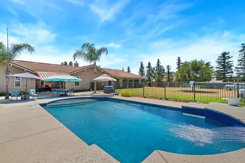 Exterior - 11934 E Harvard Ave, Sanger, CA 93657 photo 8 of 10