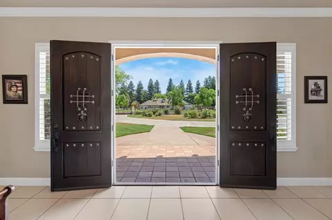 Entry Way - 11934 E Harvard Ave, Sanger, CA 93657 photo 1 of 4