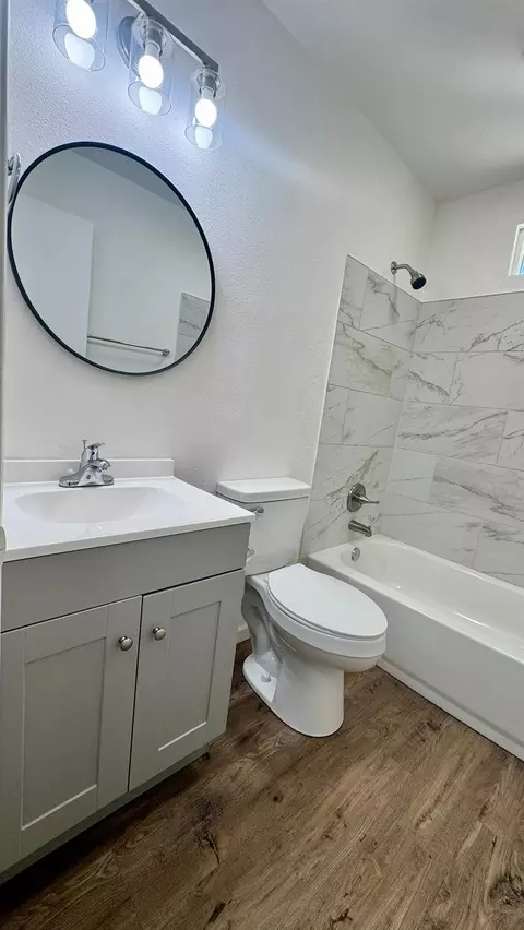 Bath - 28558 Cholla Ave, Madera, CA 93638 photo 1 of 3