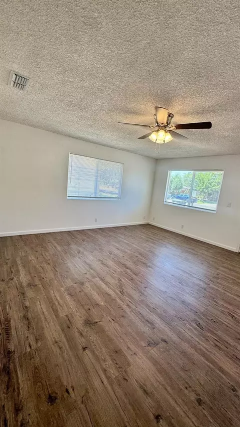 Living - 28558 Cholla Ave, Madera, CA 93638 photo 1 of 2