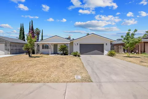 587 Sunset St, Kingsburg, CA 93631