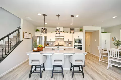 Kitchen - 887 Wishon Ave W, Madera, CA 93636 photo 7 of 7