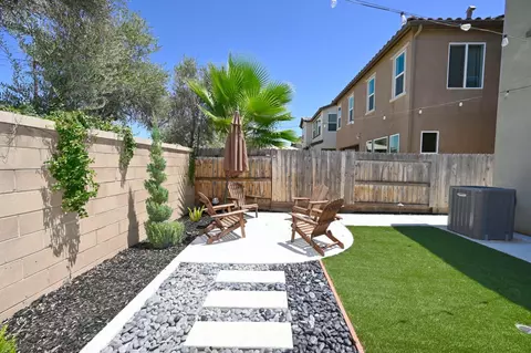Exterior - 887 Wishon Ave W, Madera, CA 93636 photo 7 of 12
