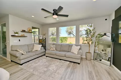 Living - 887 Wishon Ave W, Madera, CA 93636 photo 2 of 3
