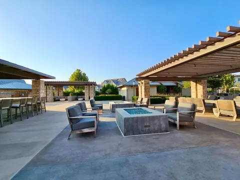 View/Area - 887 Wishon Ave W, Madera, CA 93636 photo 3 of 3
