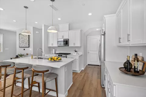 Kitchen - 4159 Vincent Rd, Madera, CA 93636 photo 2 of 2