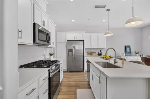 Kitchen - 4159 Vincent Rd, Madera, CA 93636 photo 1 of 2
