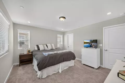 Bedroom - 4159 Vincent Rd, Madera, CA 93636 photo 3 of 3