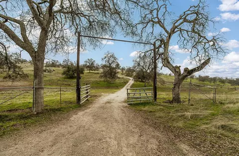 Other - 40696 Oakwood Rd, Madera, CA 93636 photo 1 of 7