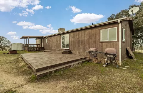 Exterior - 40696 Oakwood Rd, Madera, CA 93636 photo 10 of 14