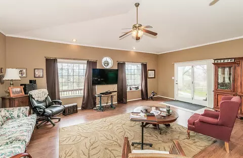 Living - 40696 Oakwood Rd, Madera, CA 93636 photo 2 of 6