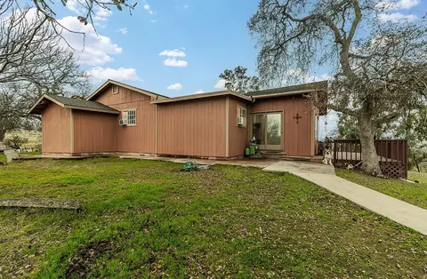 Exterior - 40696 Oakwood Rd, Madera, CA 93636 photo 4 of 14