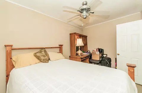 Bedroom - 40696 Oakwood Rd, Madera, CA 93636 photo 4 of 9