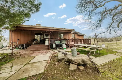 Exterior - 40696 Oakwood Rd, Madera, CA 93636 photo 6 of 14