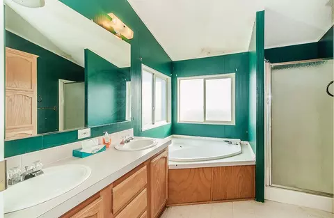 Bath - 40696 Oakwood Rd, Madera, CA 93636 photo 4 of 6