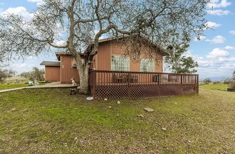 Exterior - 40696 Oakwood Rd, Madera, CA 93636 photo 2 of 14