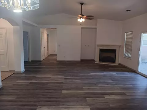 Living - 15887 W Stanislaus Ave, Kerman, CA 93630 photo 2 of 3