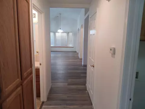 Entry Way - 15887 W Stanislaus Ave, Kerman, CA 93630 photo 3 of 4