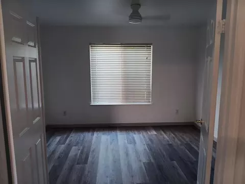 Bedroom - 15887 W Stanislaus Ave, Kerman, CA 93630 photo 1 of 2