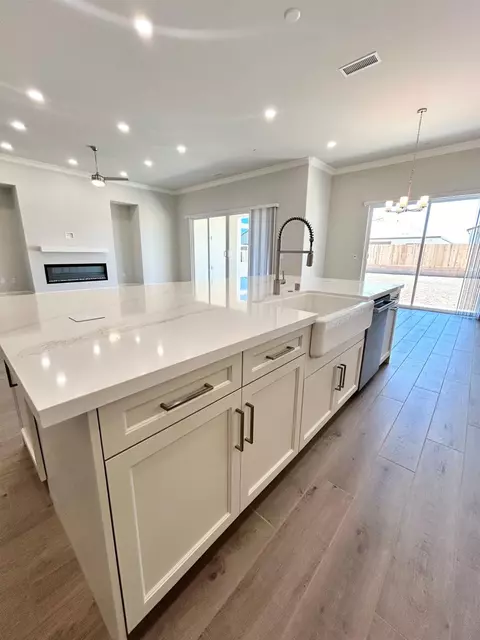 Kitchen - 1626 Windmill Ln, Clovis, CA 93619 photo 4 of 9