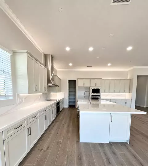 Kitchen - 1626 Windmill Ln, Clovis, CA 93619 photo 7 of 9