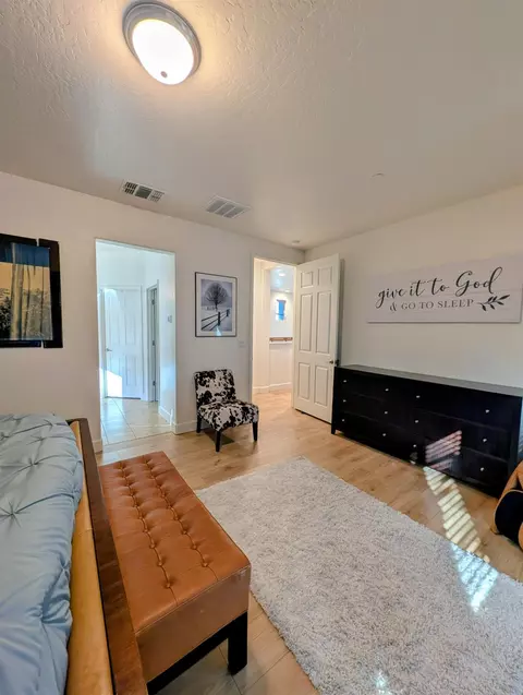 Bedroom - 174 Emperor Way, Dinuba, CA 93618 photo 3 of 4