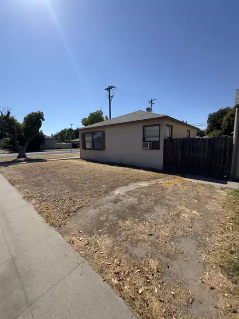 Exterior - 1242 E Shields Ave, Fresno, CA 93704 photo 3 of 13