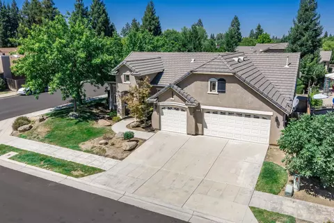 View/Area - 256 N Magnolia Ave, Clovis, CA 93611 photo 1 of 7