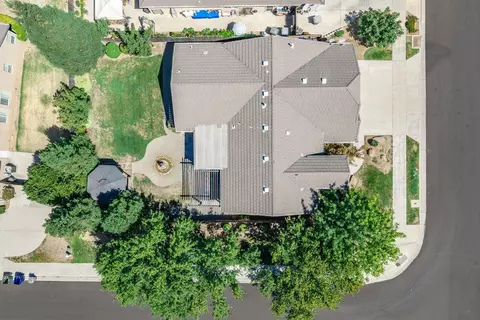 View/Area - 256 N Magnolia Ave, Clovis, CA 93611 photo 2 of 7