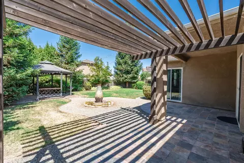 Exterior - 256 N Magnolia Ave, Clovis, CA 93611 photo 8 of 11
