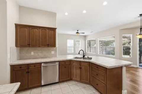 Kitchen - 256 N Magnolia Ave, Clovis, CA 93611 photo 2 of 2
