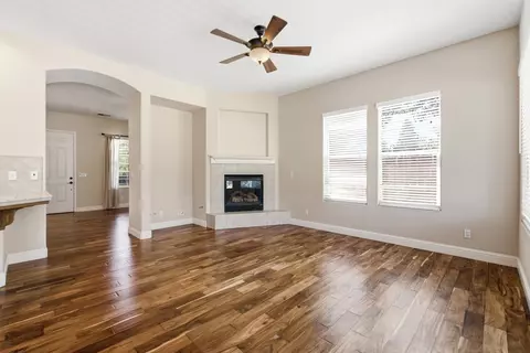Living - 256 N Magnolia Ave, Clovis, CA 93611 photo 4 of 5