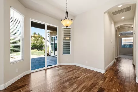 Entry Way - 256 N Magnolia Ave, Clovis, CA 93611 photo 1 of 5