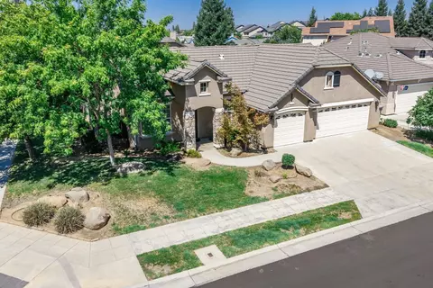 View/Area - 256 N Magnolia Ave, Clovis, CA 93611 photo 6 of 7